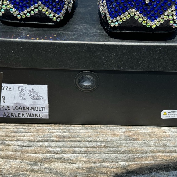 Azalea Wang - Picture 9 of 10